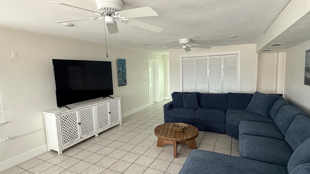 Photo of Livingroom in Englewood South