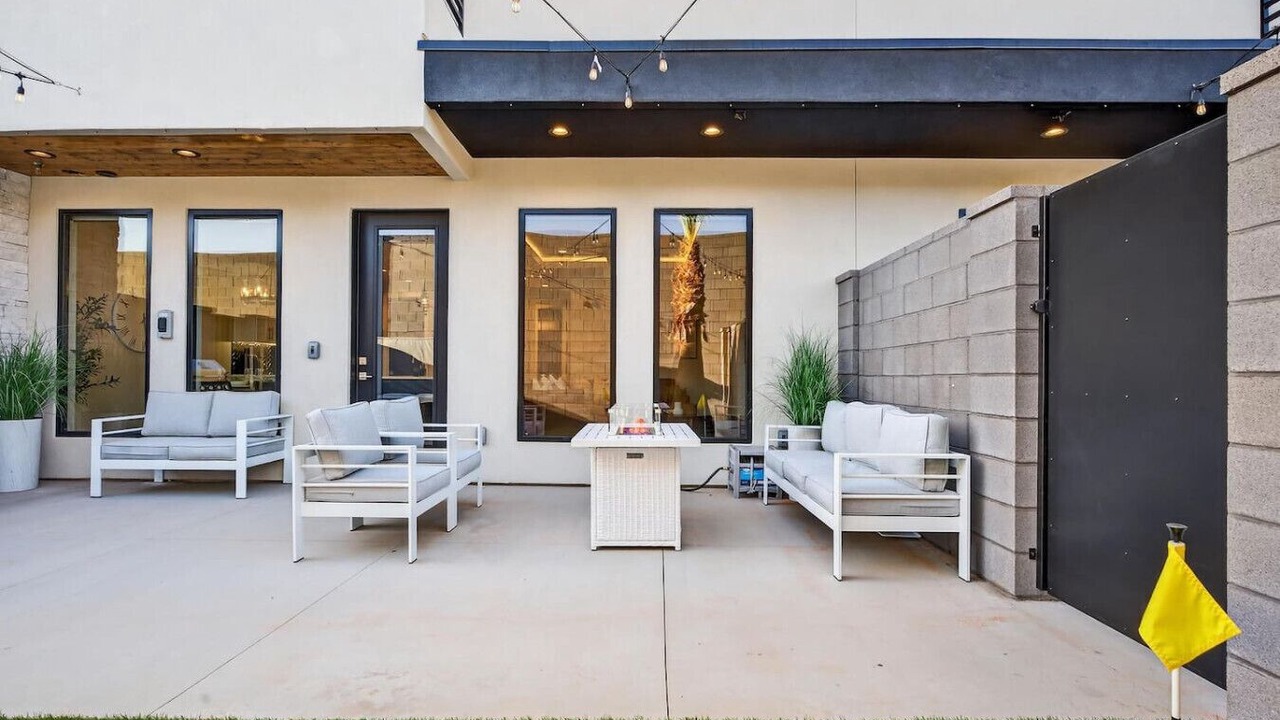 Photo of Patio Balcony in Hurricane