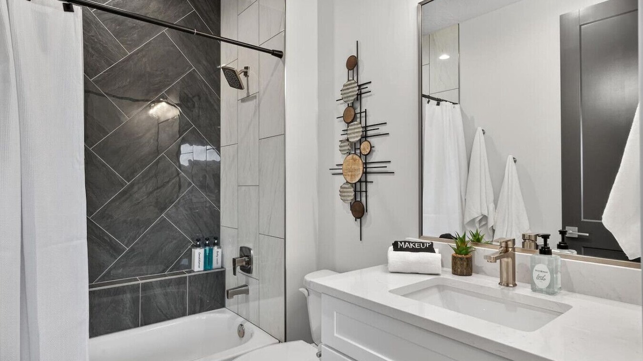 Photo of Bathroom in Hurricane