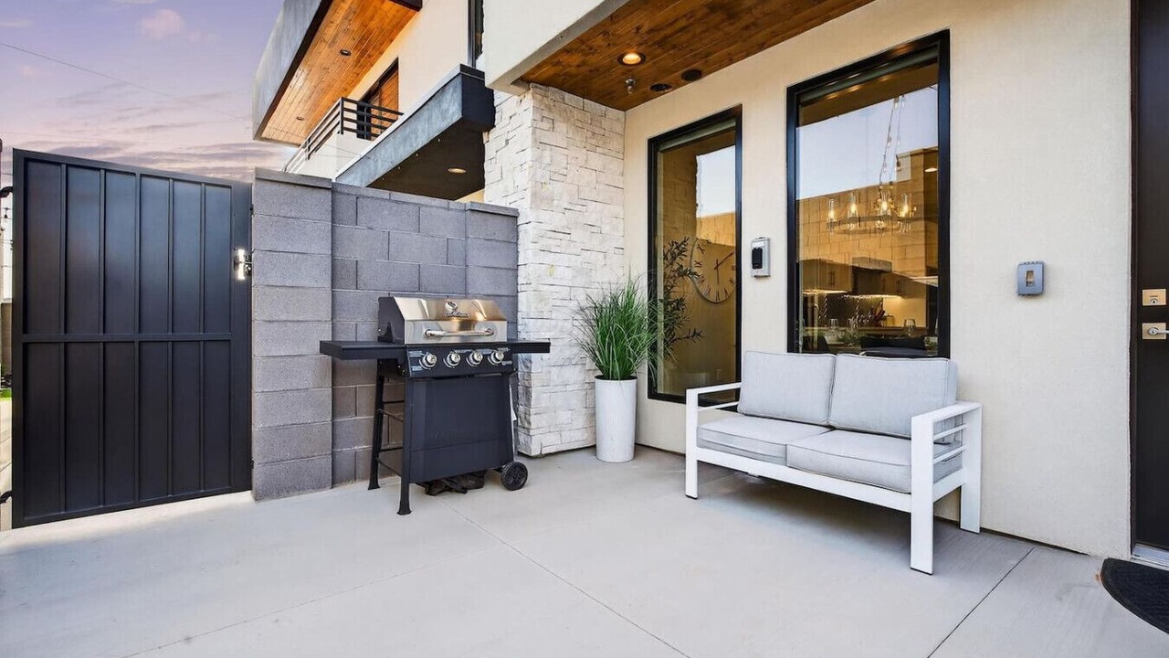 Photo of Patio Balcony in Hurricane