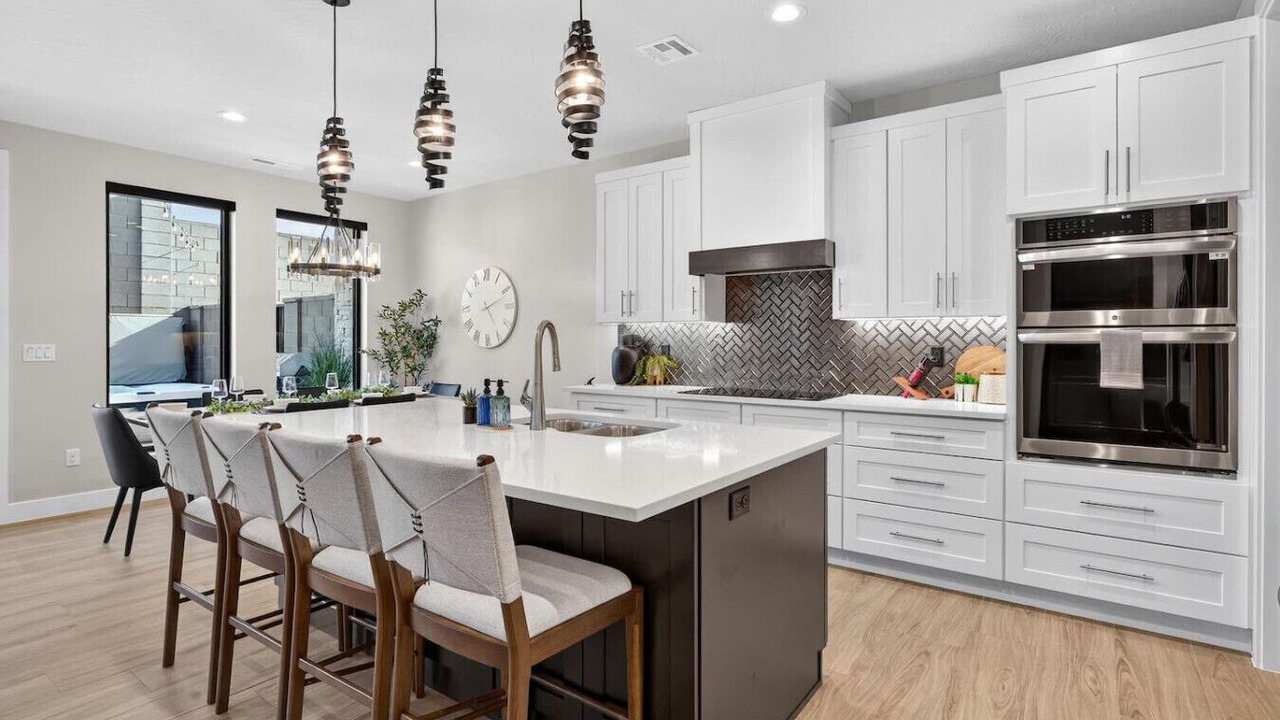 Photo of Kitchen in Hurricane