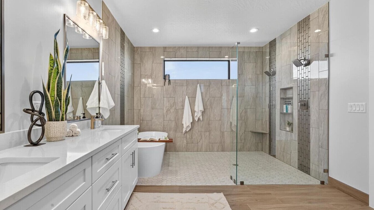 Photo of Bathroom in Hurricane