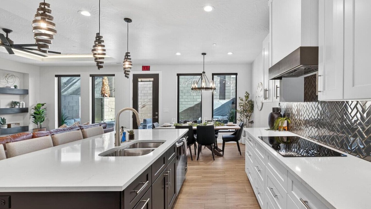 Photo of Kitchen in Hurricane