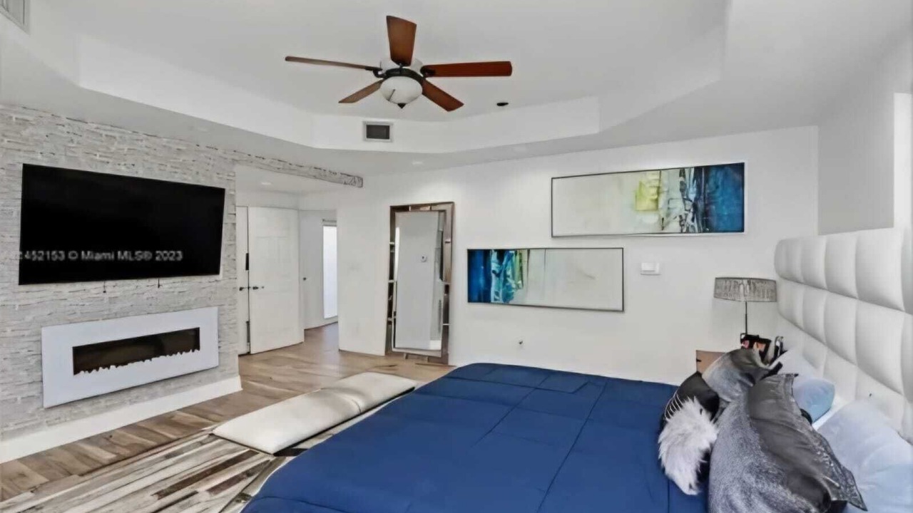 Photo of Bedroom in Ludlam