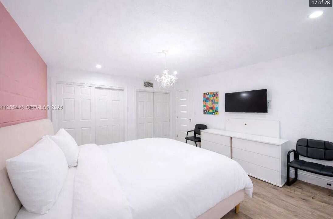 Photo of Bedroom in Ludlam