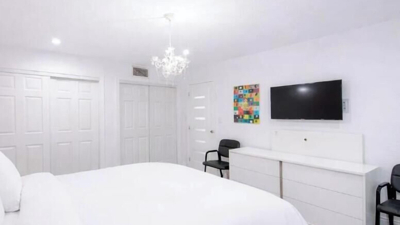 Photo of Bedroom in Ludlam