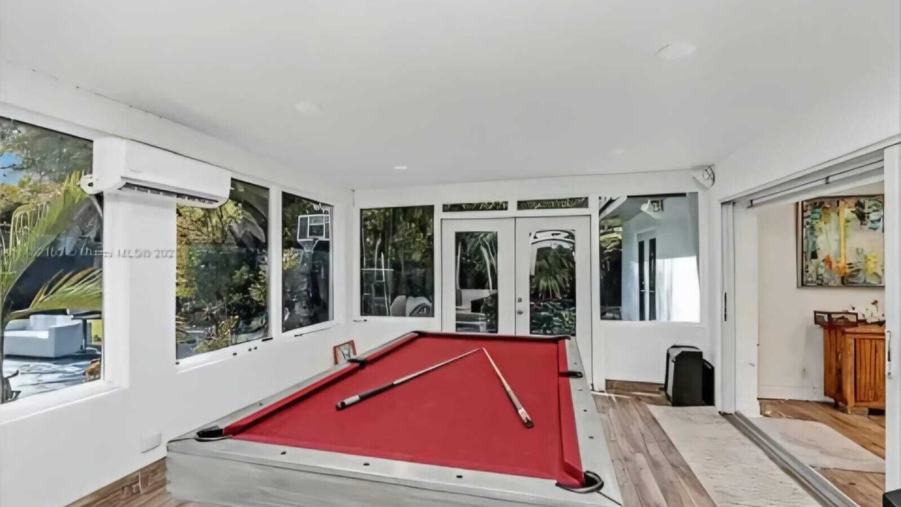 Photo of Bedroom in Ludlam