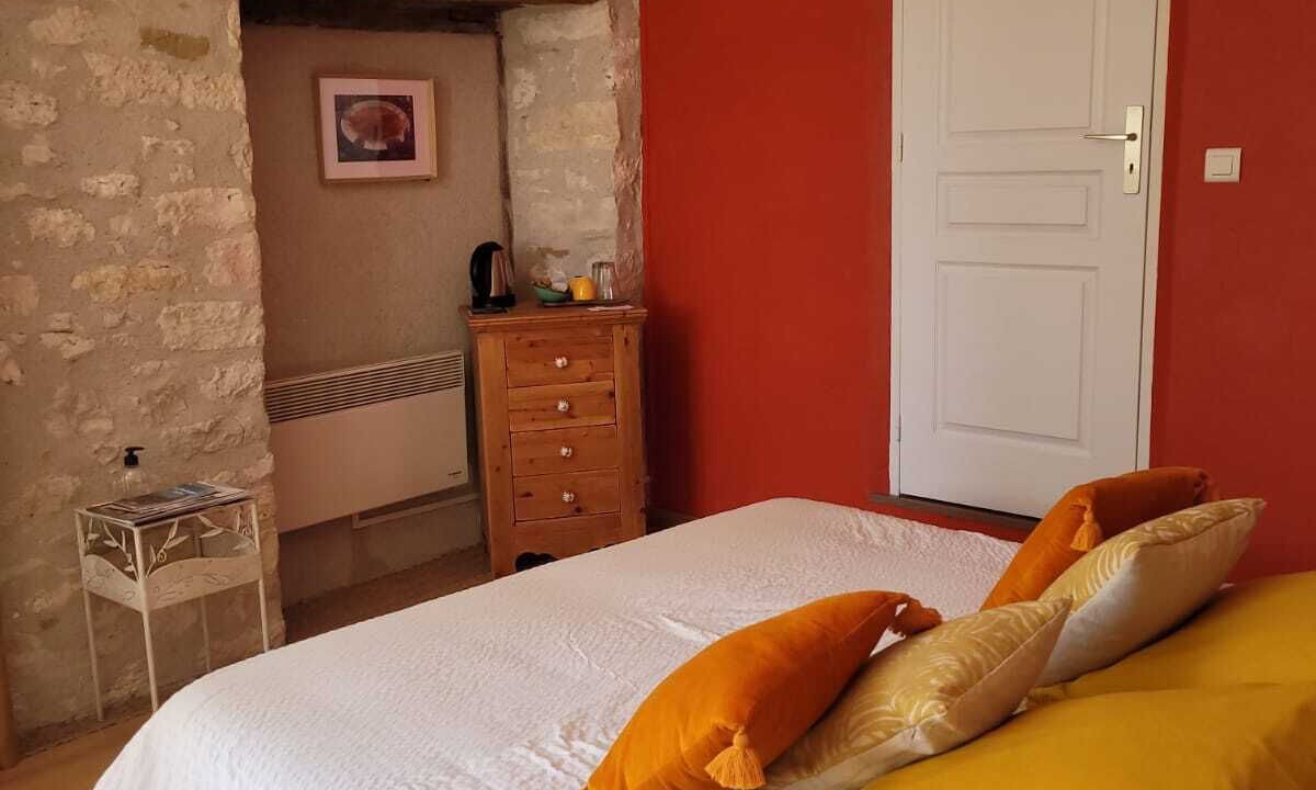 Photo of Bedroom in Castelnau-de-Montmiral