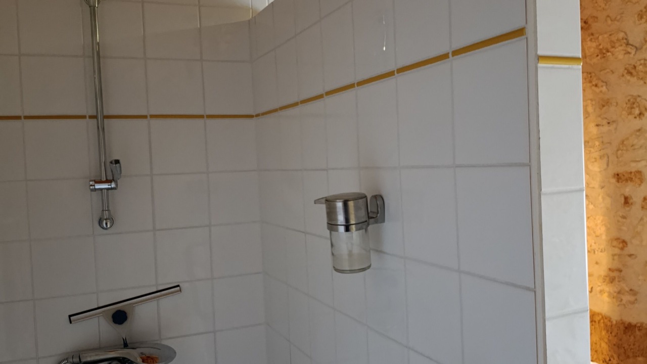 Photo of Bathroom in Castelnau-de-Montmiral