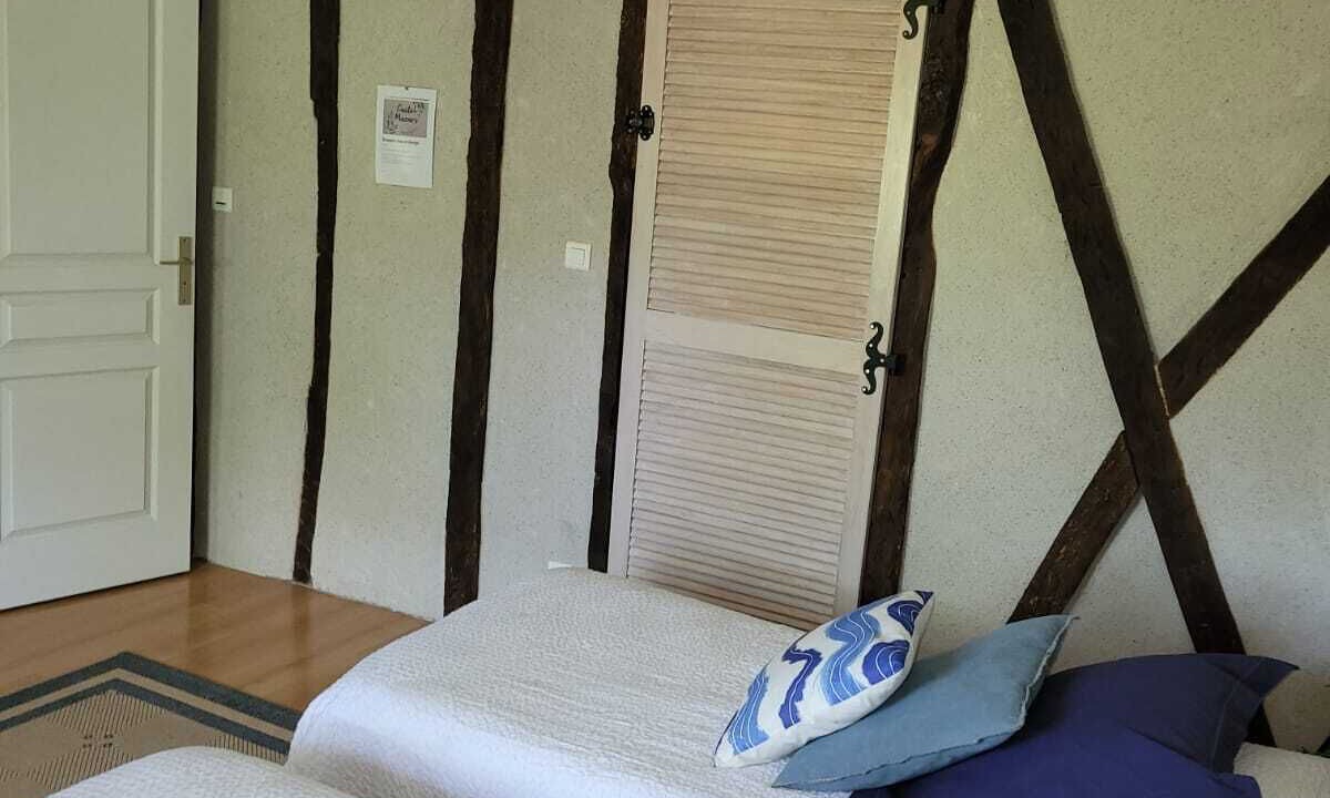 Photo of Bedroom in Castelnau-de-Montmiral