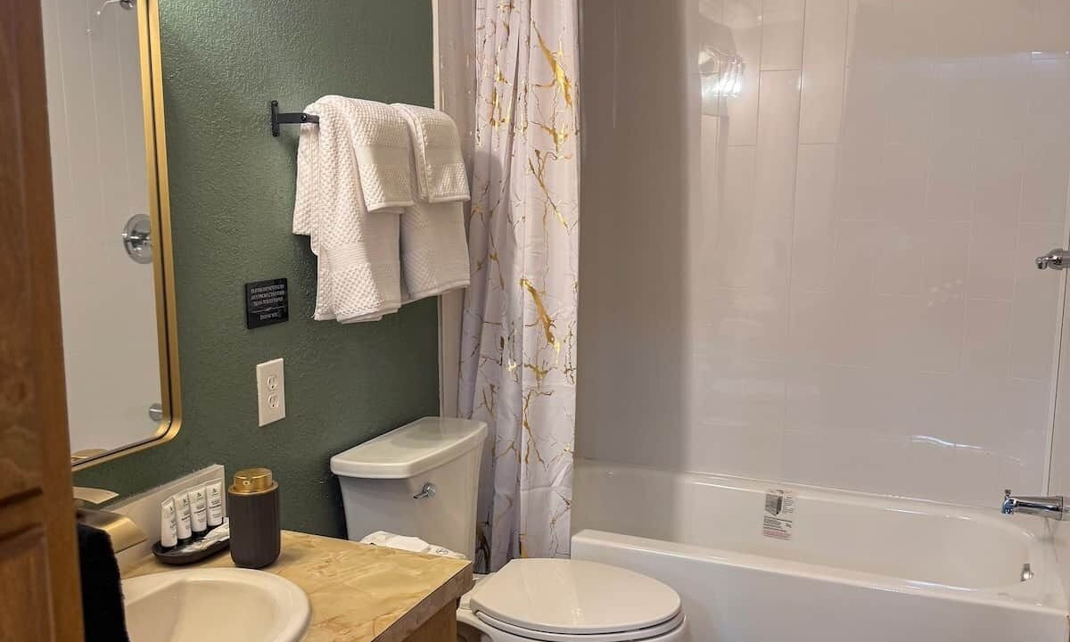 Photo of Bathroom in Damon