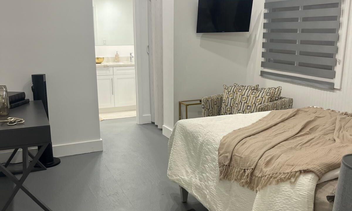 Photo of Bedroom in Cutler Bay