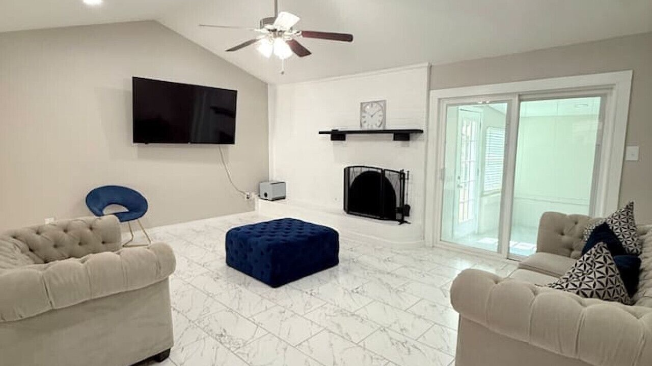Photo of Livingroom in North Richland Hills