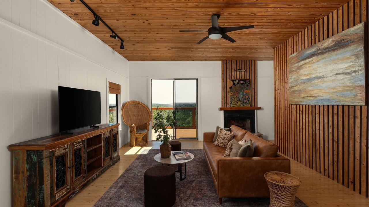 Photo of Livingroom in Dripping Springs