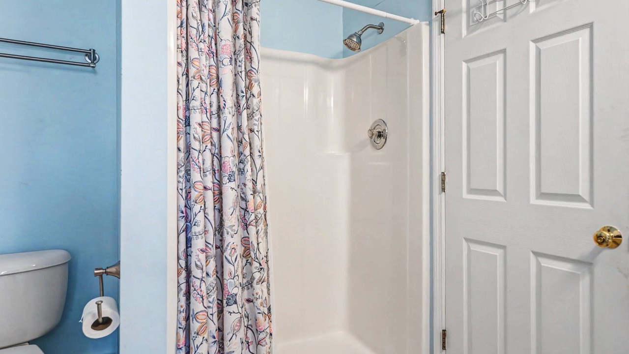 Photo of Bathroom in Oceanmarsh Subdivision