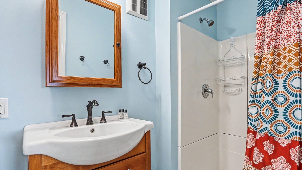 Photo of Bathroom in Oceanmarsh Subdivision