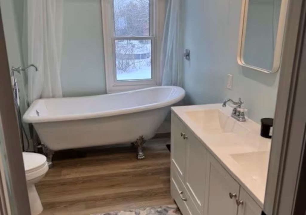 Photo of Bathroom in Oro-Medonte