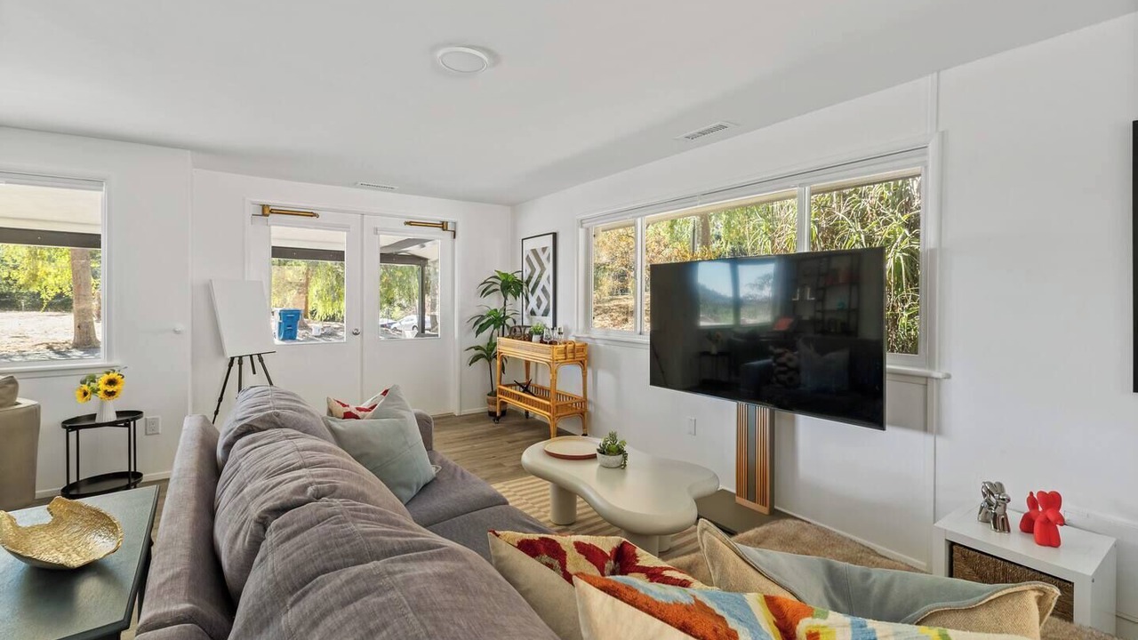 Photo of Livingroom in La Canada Flintridge