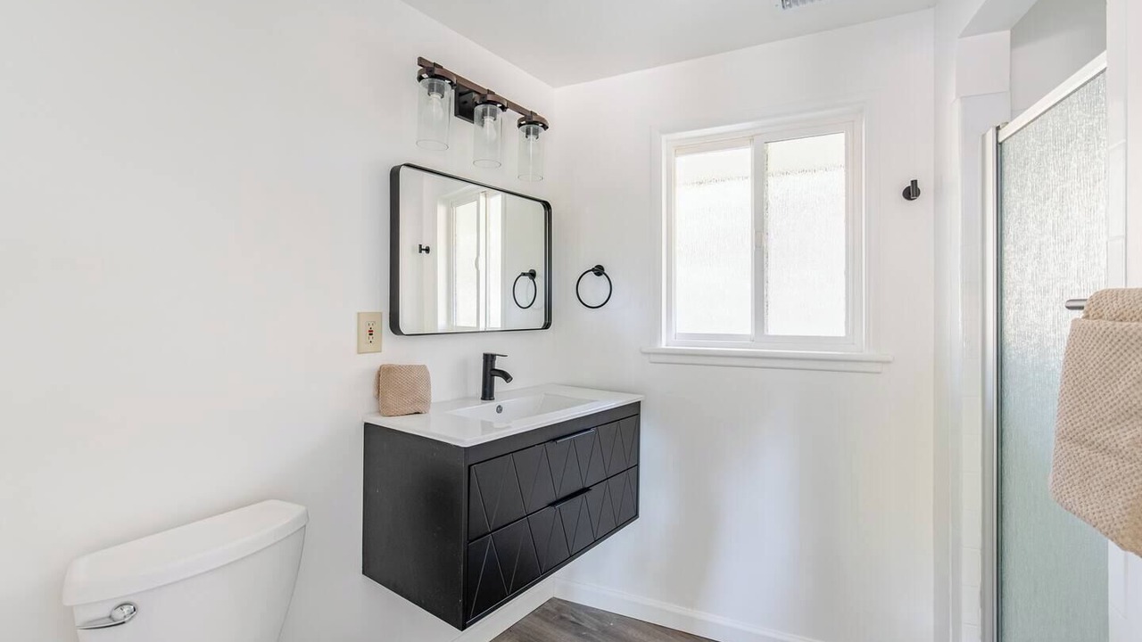 Photo of Bathroom in La Canada Flintridge