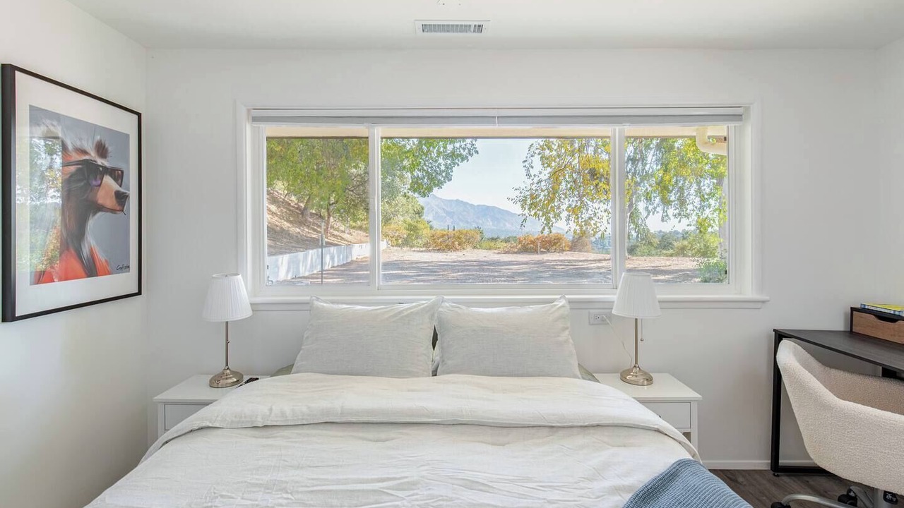 Photo of Bedroom in La Canada Flintridge