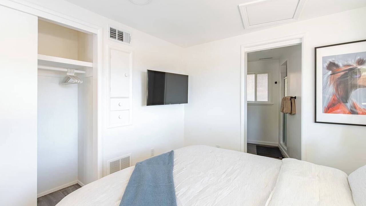 Photo of Bedroom in La Canada Flintridge