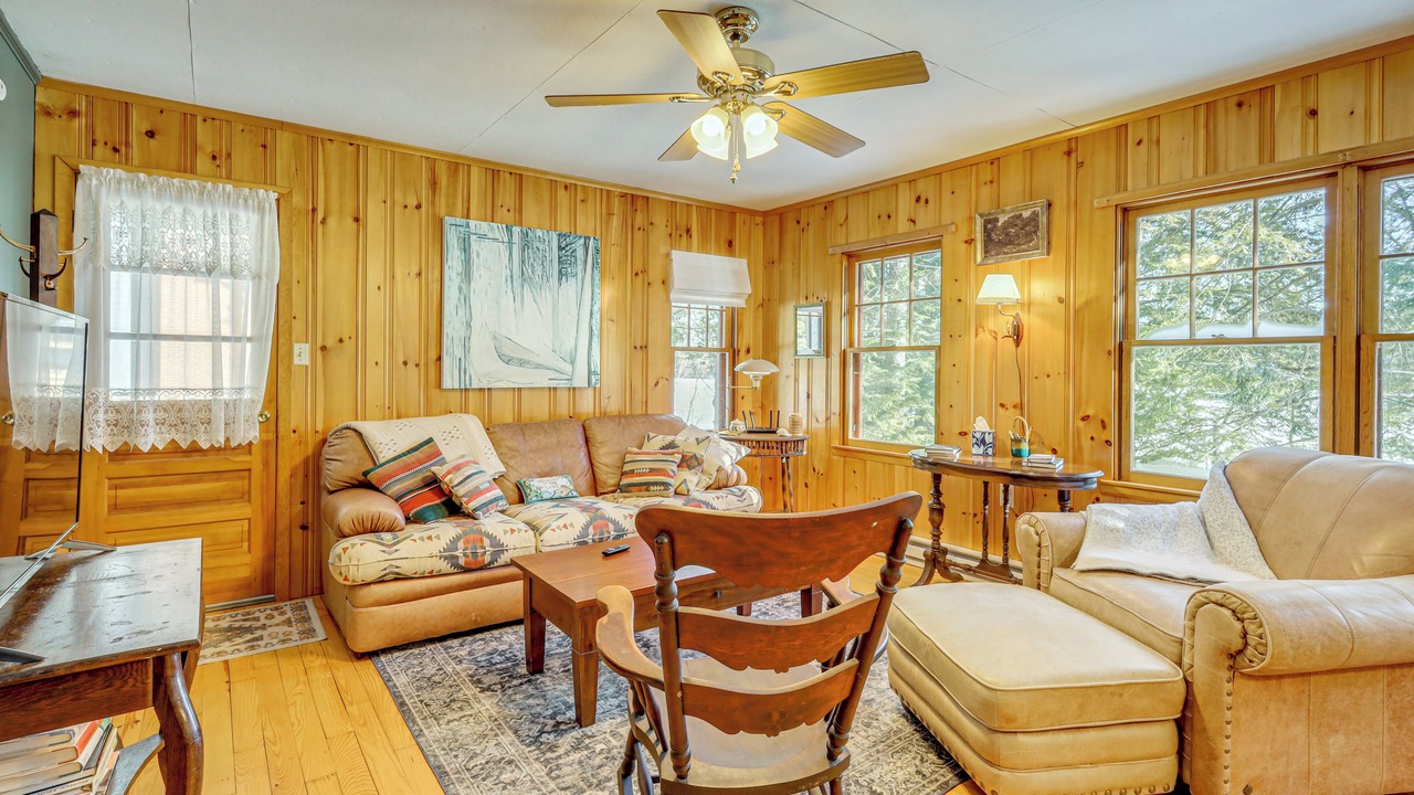 Photo of Livingroom in Chestertown