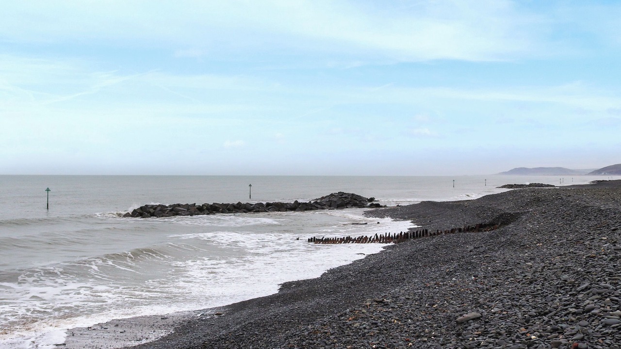 Photo of Others in Borth