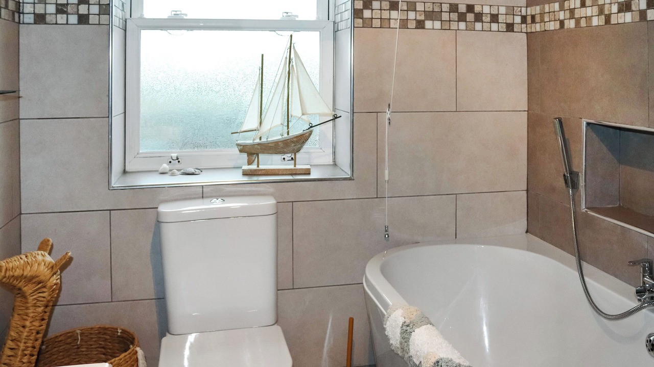 Photo of Bathroom in Borth