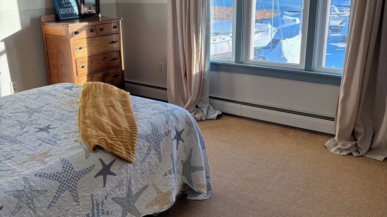 Photo of Bedroom in Clinton