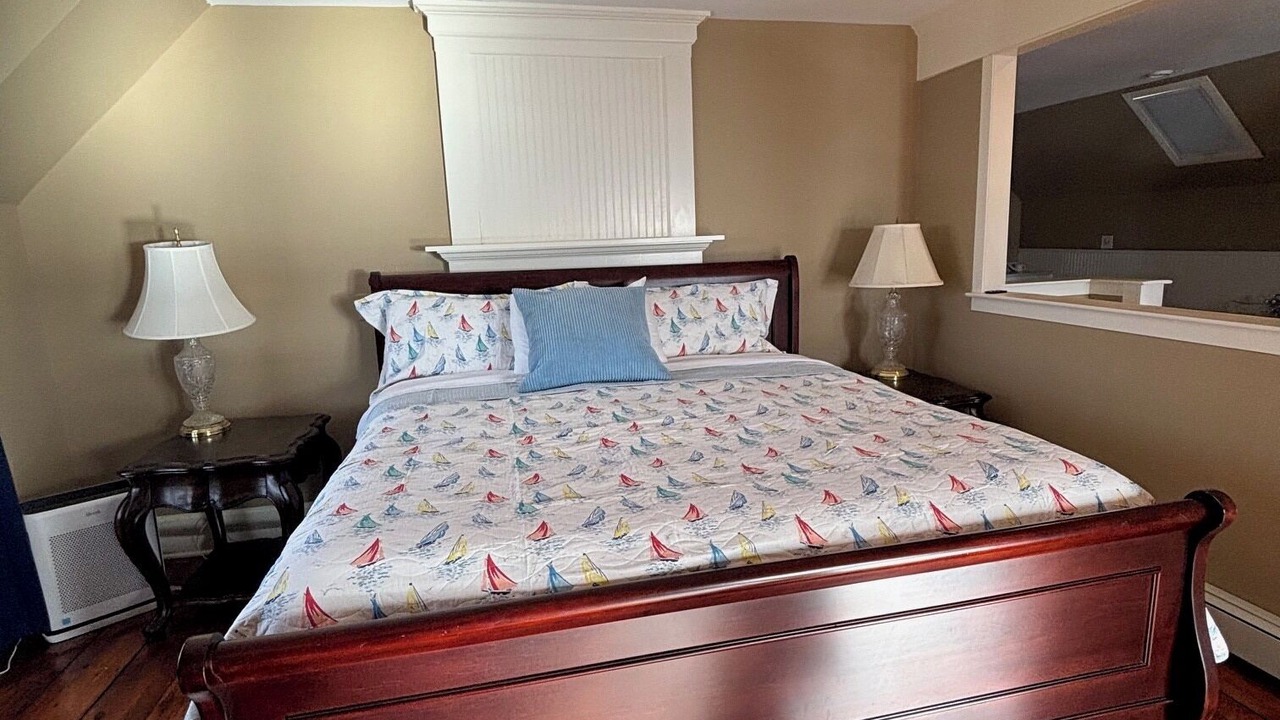 Photo of Bedroom in Clinton