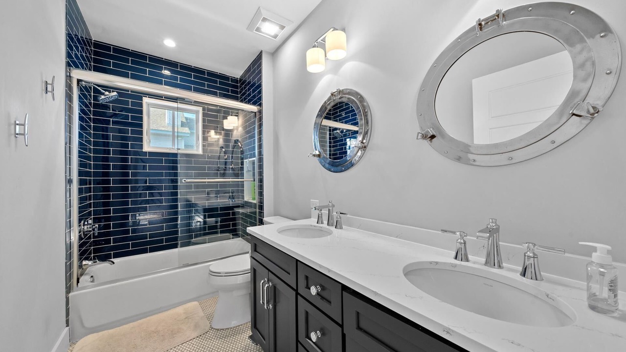 Photo of Bathroom in Avalon