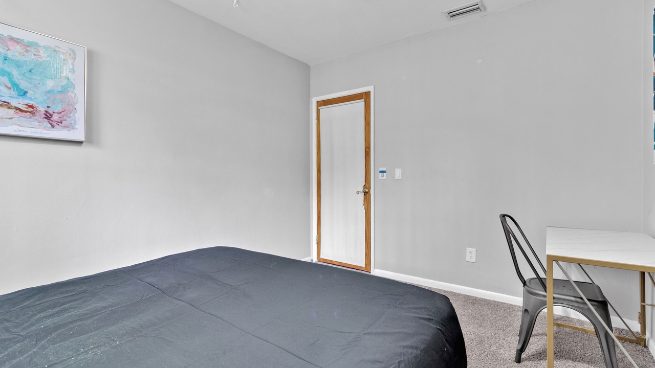 Photo of Bedroom in El Portal