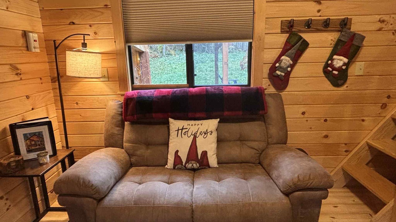 Photo of Bedroom in Paradise Estates