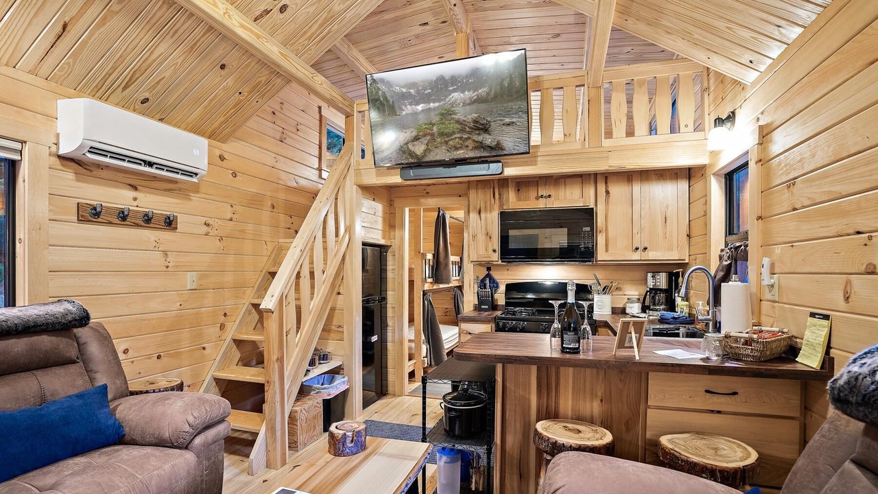 Photo of Livingroom in Paradise Estates