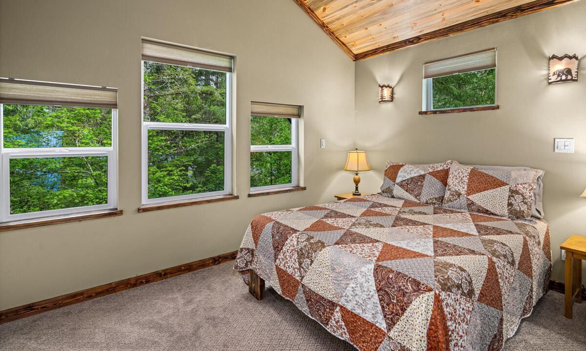 Photo of Bedroom in Paradise Estates