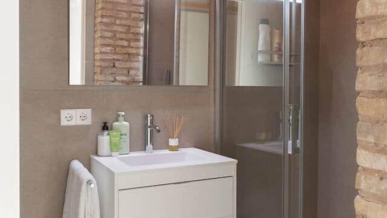 Photo of Bathroom in El Cabanyal