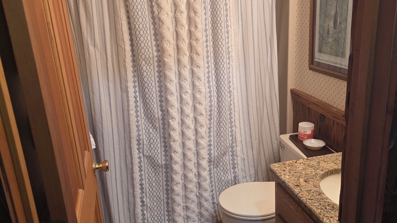 Photo of Bathroom in Cattail Creek
