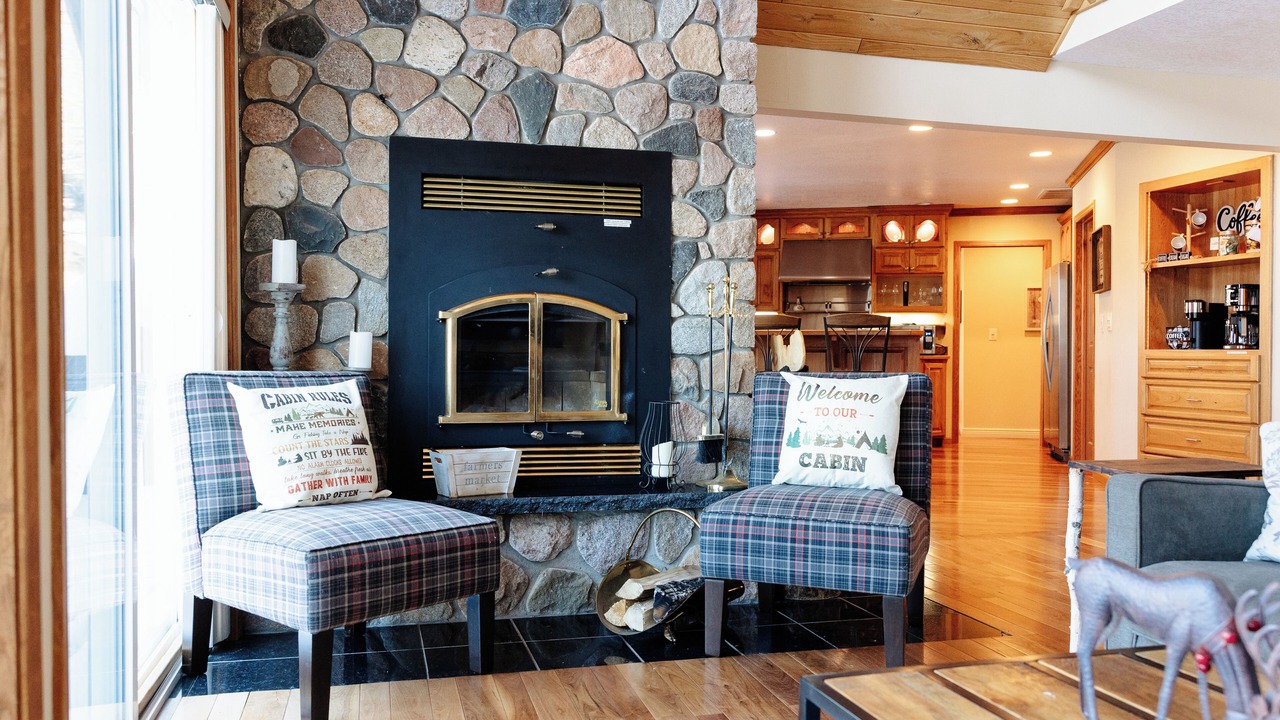 Photo of Livingroom in Fifty Lakes