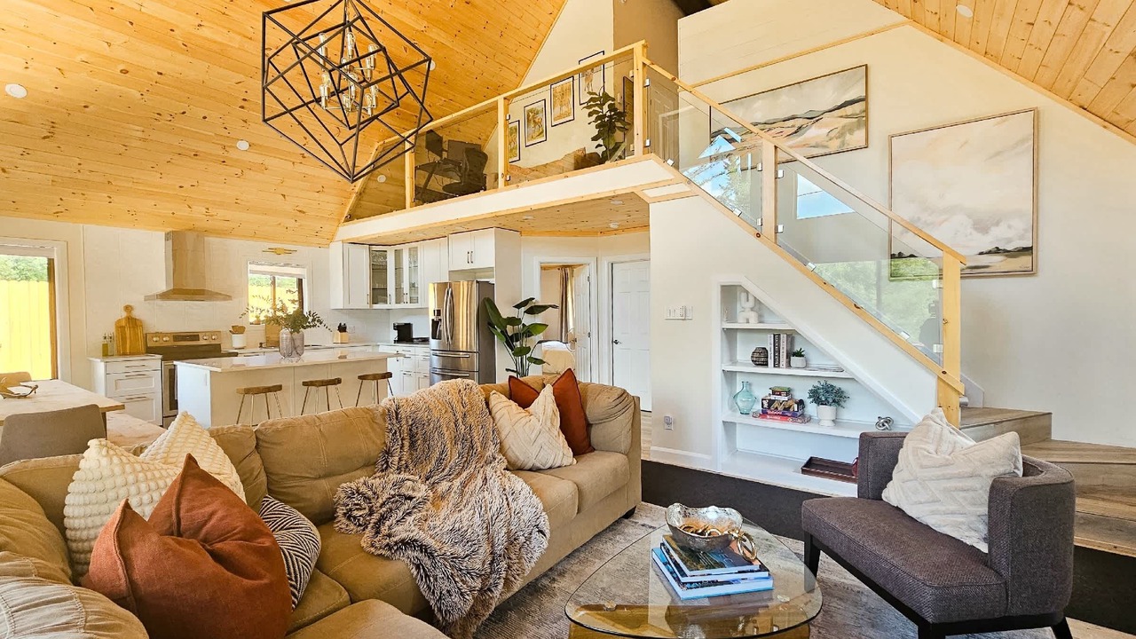 Photo of Livingroom in Mansfield-et-Pontefract