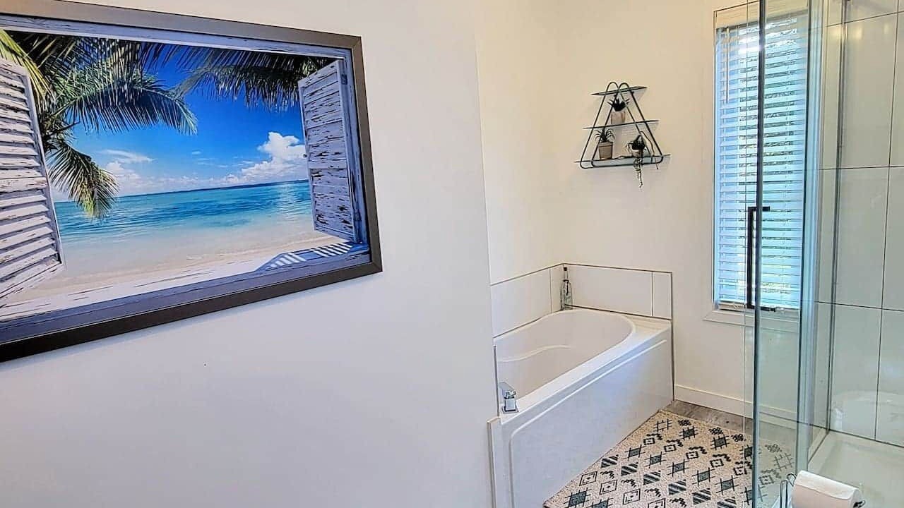 Photo of Bathroom in Larouche