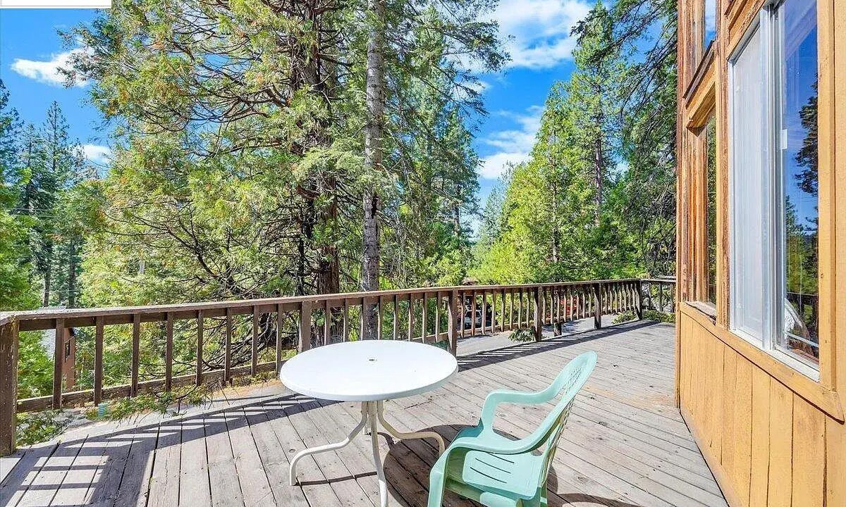 Photo of Patio Balcony in Strawberry