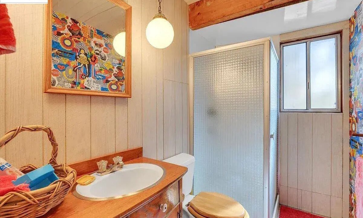 Photo of Bathroom in Strawberry