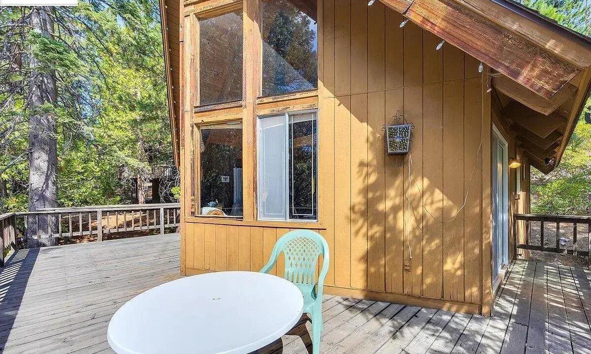 Photo of Outdoor in Strawberry