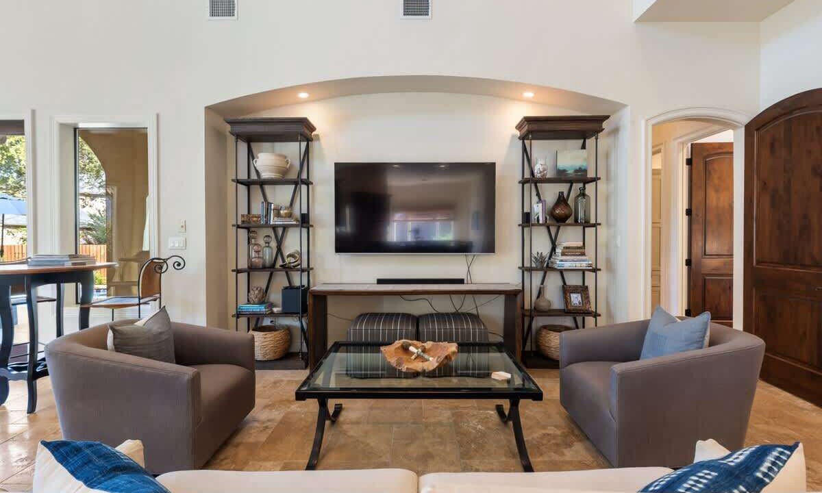 Photo of Livingroom in Rivercrest