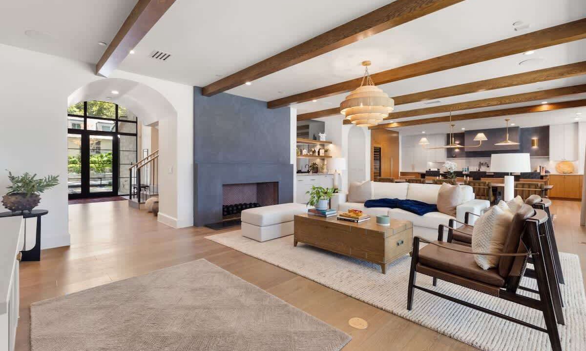 Photo of Livingroom in Rivercrest
