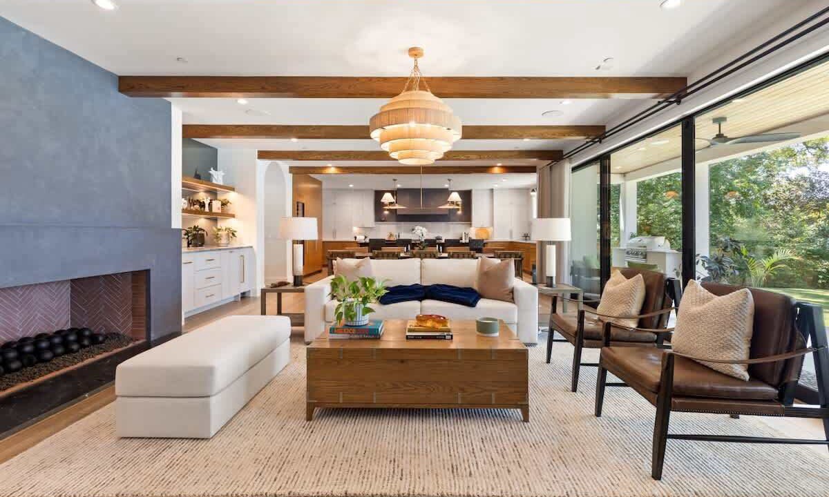 Photo of Livingroom in Rivercrest