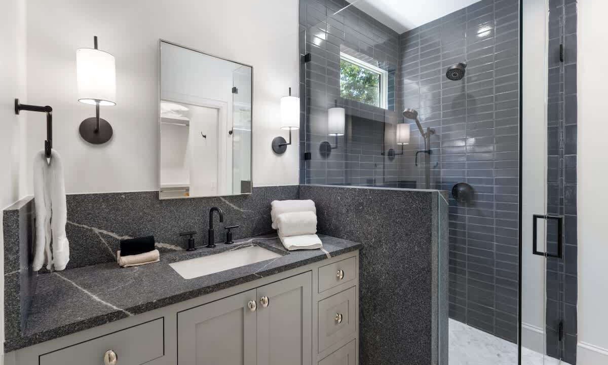 Photo of Bathroom in Rivercrest