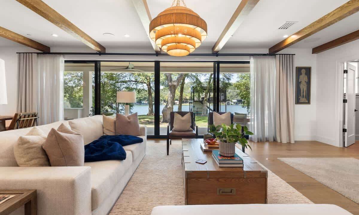 Photo of Livingroom in Rivercrest
