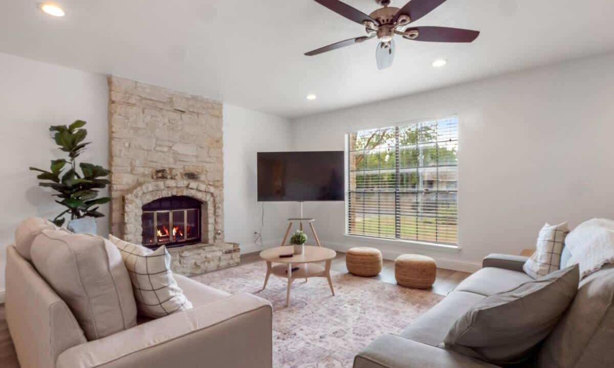 Photo of Livingroom in Springwoods