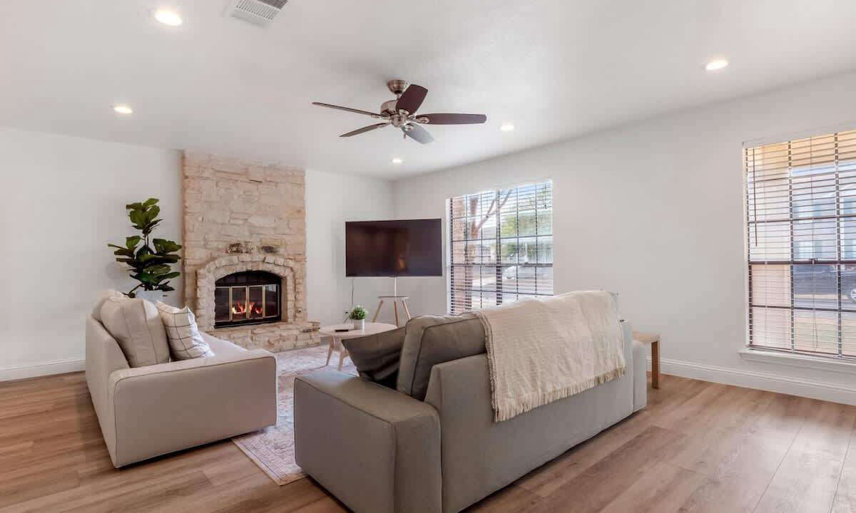 Photo of Livingroom in Springwoods